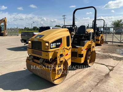 Caterpillar CB34B Smooth Drum Roller Compactor
