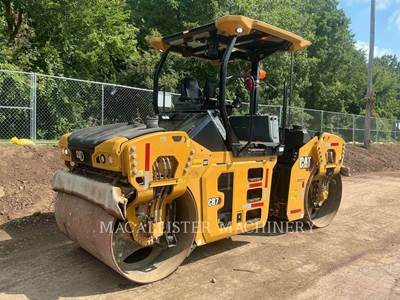 Caterpillar CB7 Smooth Drum Roller Compactor