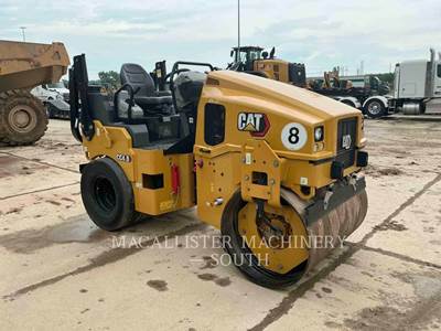 Caterpillar CC4.003 Smooth Drum Roller Compactor