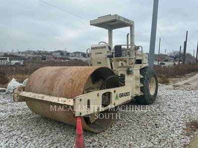 Ingersoll-Rand SD-100D Smooth Drum Roller Compactor