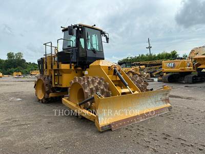 Caterpillar 815 Soil Compactor
