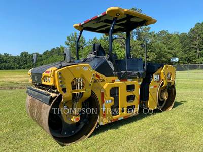 Caterpillar CB 10 Smooth Drum Roller Compactor