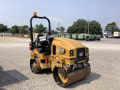 Caterpillar CB 2.7 Smooth Drum Roller Compactor