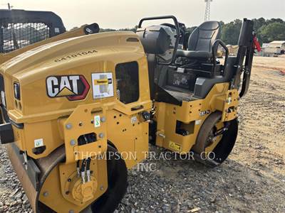 Caterpillar CB2.7GC Smooth Drum Roller Compactor