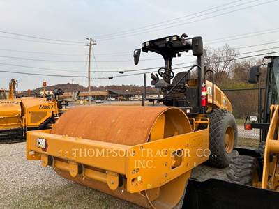 Caterpillar CS 12 Smooth Drum Roller Compactor