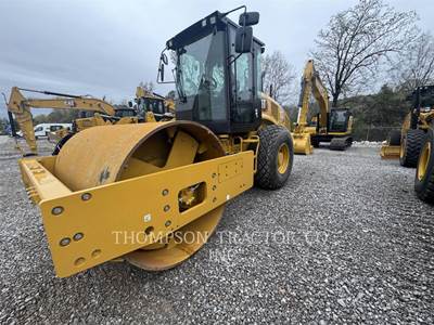 Caterpillar CS 12 Smooth Drum Roller Compactor