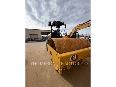 Caterpillar CS 12 Smooth Drum Roller Compactor