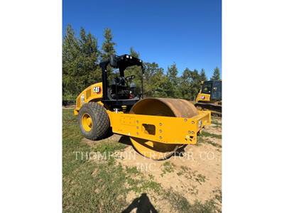 Caterpillar CS 12 Smooth Drum Roller Compactor