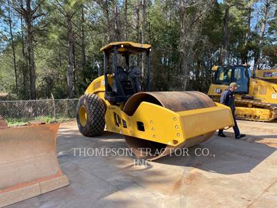 Caterpillar CS11GC Smooth Drum Roller Compactor