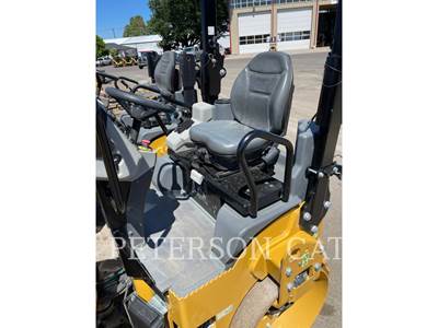 2020 Caterpillar CB24B Tandem Vibratory Roller Compactor For Sale, 35 ...