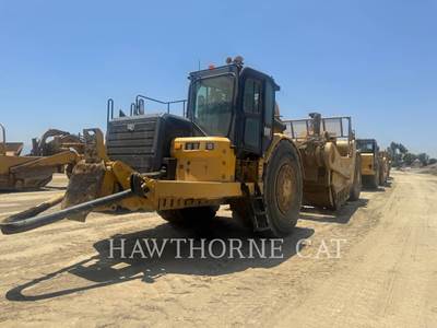 Caterpillar 657 Scraper