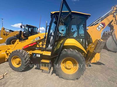 Caterpillar 420 Backhoe