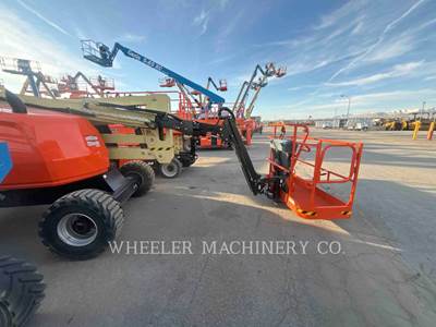 JLG 450AJ Boom Lift