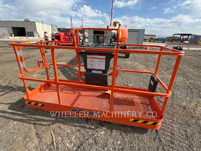 JLG 460SJ Boom Lift