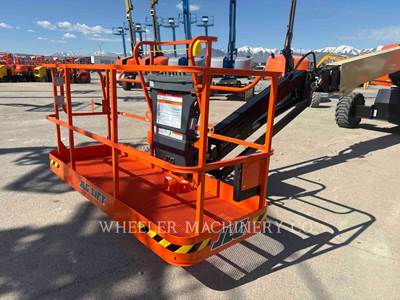 JLG 660SJ Boom Lift