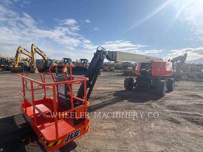 JLG 660SJ Boom Lift
