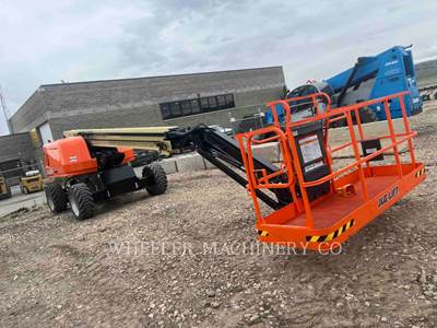 JLG 660SJ Boom Lift