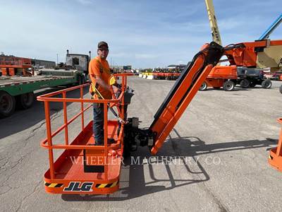 JLG 860SJ Boom Lift