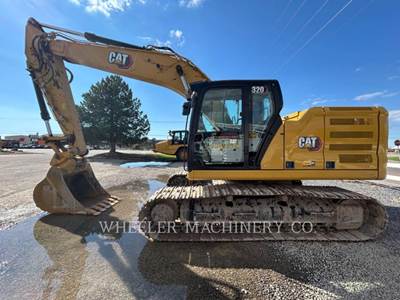 Caterpillar 320 Excavator