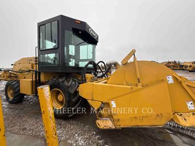 Weiler S200 Material Transfer Vehicle