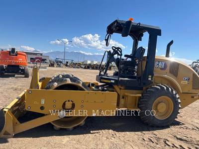 Caterpillar CP7 Padfoot Roller Compactor