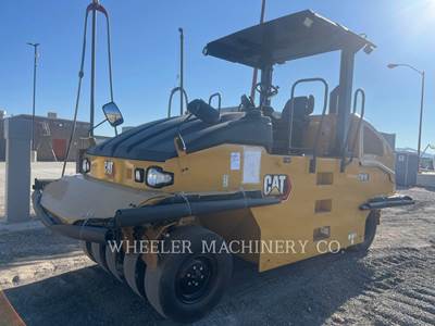 Caterpillar CW16 Pneumatic Tired Roller