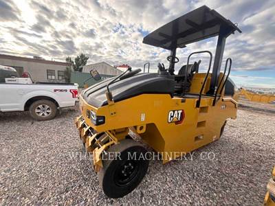 Caterpillar CW16 Pneumatic Tired Roller