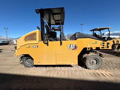 Caterpillar CW16 Pneumatic Tired Roller