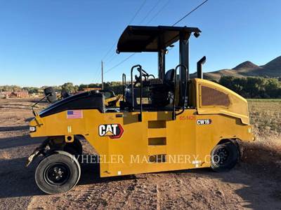 Caterpillar CW16 Pneumatic Tired Roller