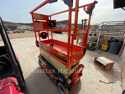 JLG AE1932 Scissor Lift