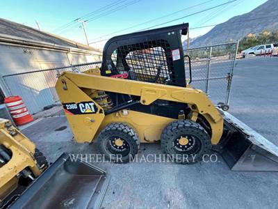 Caterpillar 236D Skid Steer