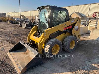 Caterpillar 236D3 Skid Steer