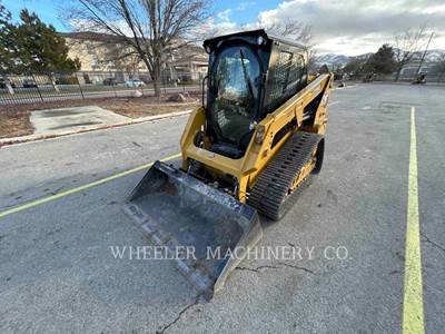 Caterpillar 239D3 Skid Steer