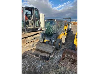 John Deere 318G Skid Steer