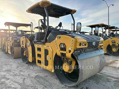 Caterpillar CB10 Smooth Drum Roller Compactor