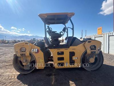 Caterpillar CB10 Smooth Drum Roller Compactor