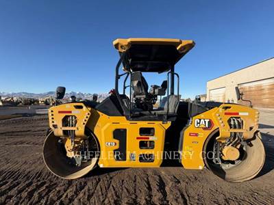 Caterpillar CB10 Smooth Drum Roller Compactor