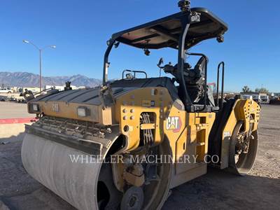 Caterpillar CB15 Smooth Drum Roller Compactor