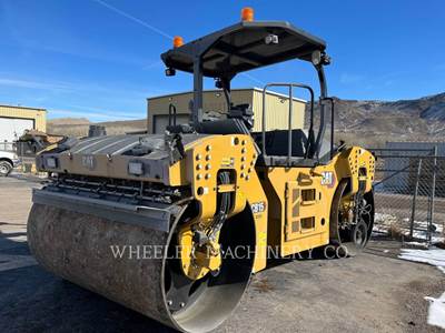 Caterpillar CB15 Smooth Drum Roller Compactor