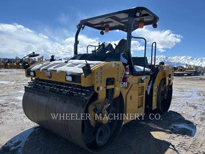 Caterpillar CB15 Smooth Drum Roller Compactor