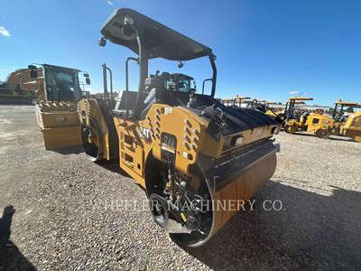 Caterpillar CB15 Smooth Drum Roller Compactor