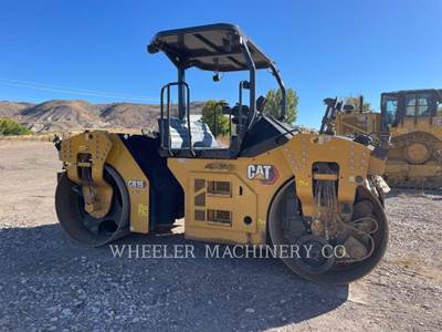 Caterpillar CB15 Smooth Drum Roller Compactor