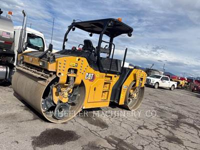 Caterpillar CB15 Smooth Drum Roller Compactor