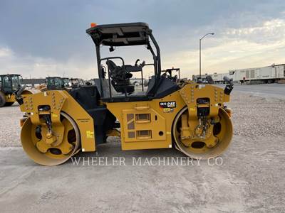 Caterpillar CB15 VV Smooth Drum Roller Compactor