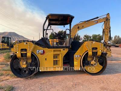 Caterpillar CB16 CW VV Smooth Drum Roller Compactor