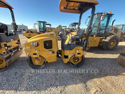 Caterpillar CB2.5 GC Smooth Drum Roller Compactor
