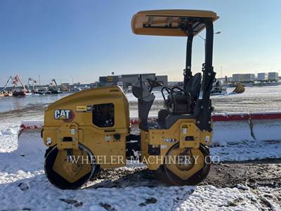 Caterpillar CB2.5 Smooth Drum Roller Compactor