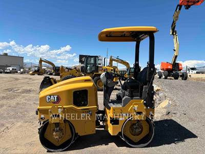 Caterpillar CB2.5 Smooth Drum Roller Compactor