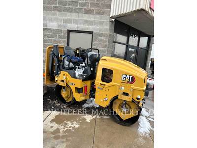 Caterpillar CB2.5 Smooth Drum Roller Compactor