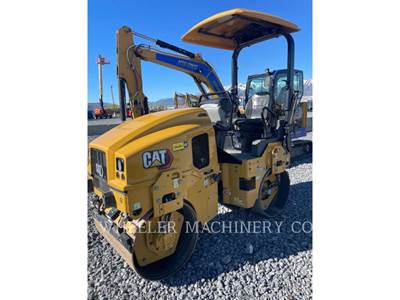 Caterpillar CB2.5 Smooth Drum Roller Compactor
